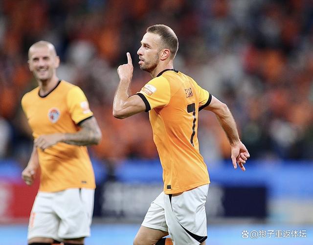 扑克游戏-里尔持续领跑，积分榜第一名稳坐不动(里尔是哪个联赛)